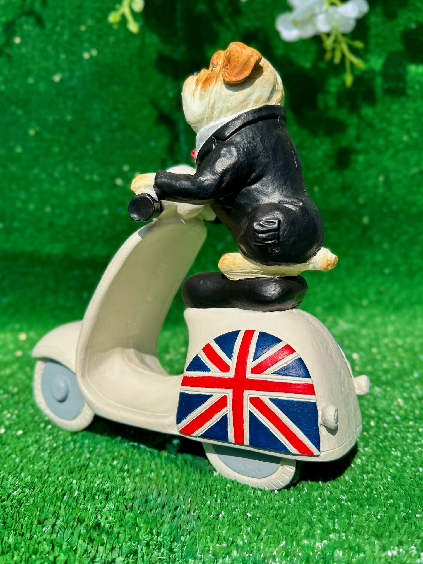Şık İngiliz Bulldog ve Scooter Polyester Dekoratif Heykel