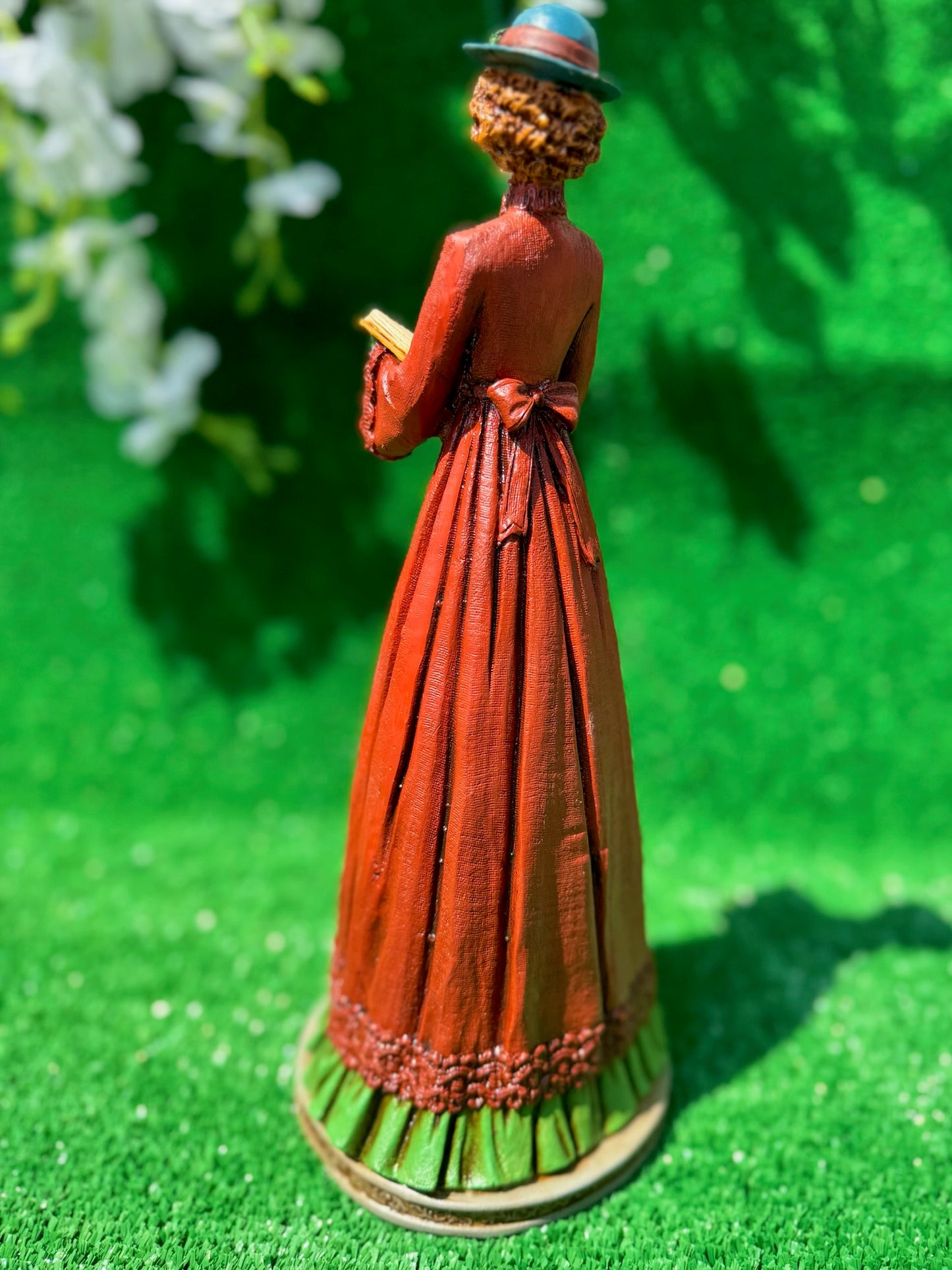 Victorian Dönemi Şarkıcıları El Boyaması Polyester Obje Seti (4 Parça)