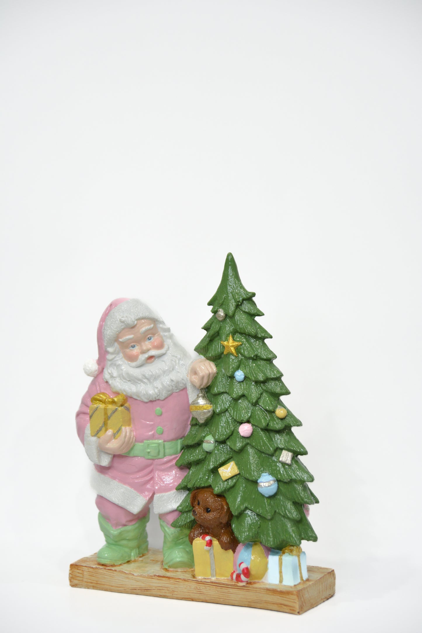 Çam Ağaçlı Noel Baba