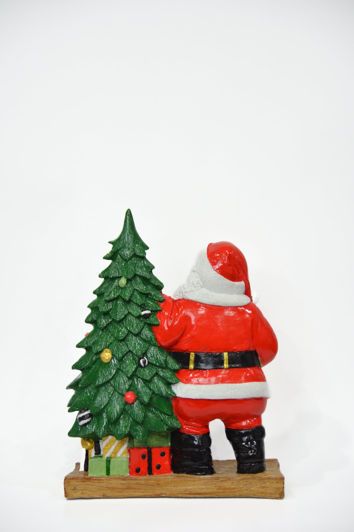 Çam Ağaçlı Noel Baba